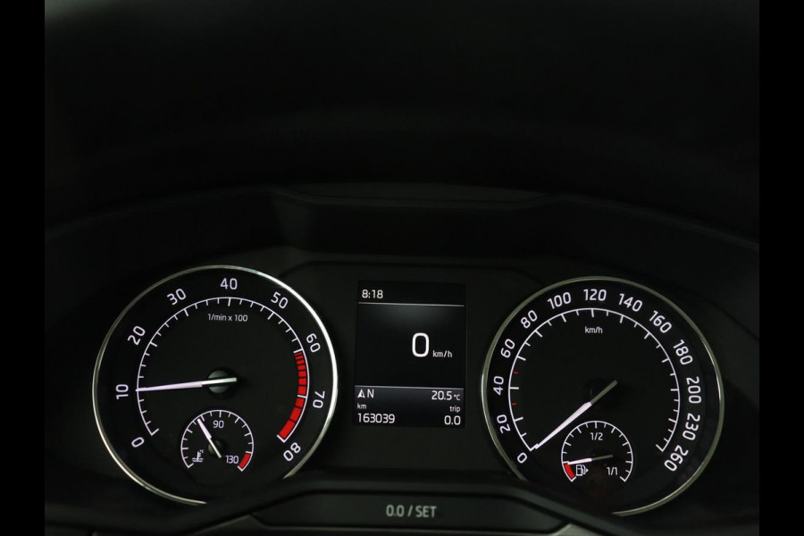 Škoda Superb 1.5 TSI Style | Panoramadak | Leder | Stoelverwarming | Carplay | Bi-Xenon | Navigatie | Canton Sound | Side Assist | Park Assist | Memory | Cruise control | Climate control