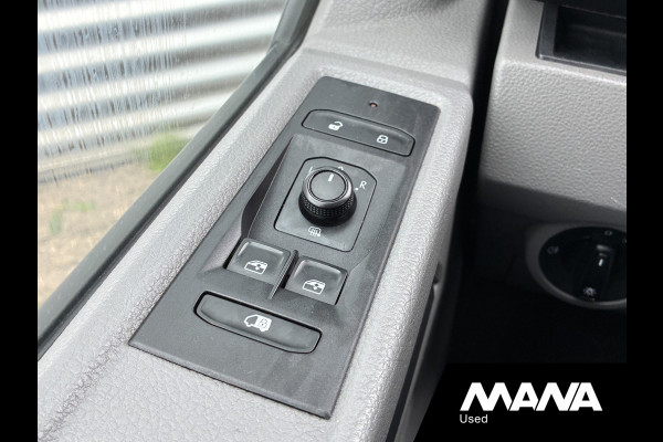 Volkswagen Transporter 2.0 TDI L1H1 Automaat Cruise Nav Sensoren Airco