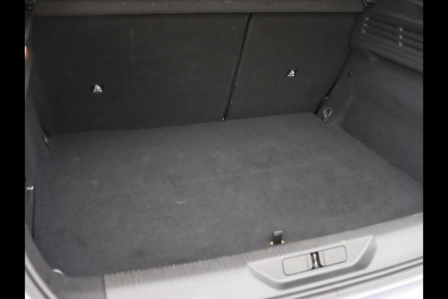 Peugeot 308 1.6 Plug-in Hybrid 180 Active Pack Business | SOH 95,4% | Carplay | Full LED | Cruise control | Parkeerhulp | Climate control | Digital Cockpit | PHEV