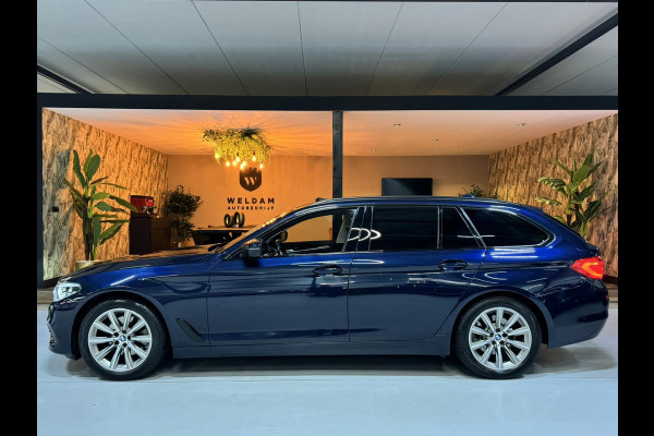 BMW 5 Serie Touring 520i Sport Line M Garantie Pano Memory StoelVentilatie StoelVW Elek Stuur Elek Achterklep Navi Cruise Rijklaar
