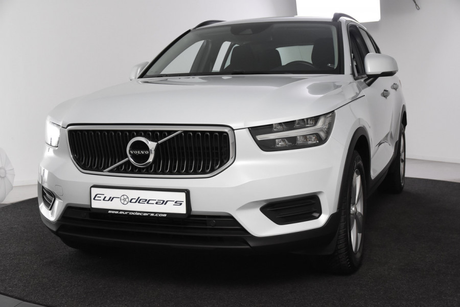 Volvo XC40 1.5 T2 Momentum *1ste Eigenaar*Navigatie*Camera*Carplay*