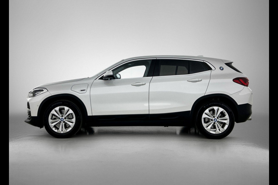 BMW X2 xDrive25e Exe. Plug-In Hybrid CAMERA | EL. BED. ACHTERKLEP | PRIVACY-GLASS