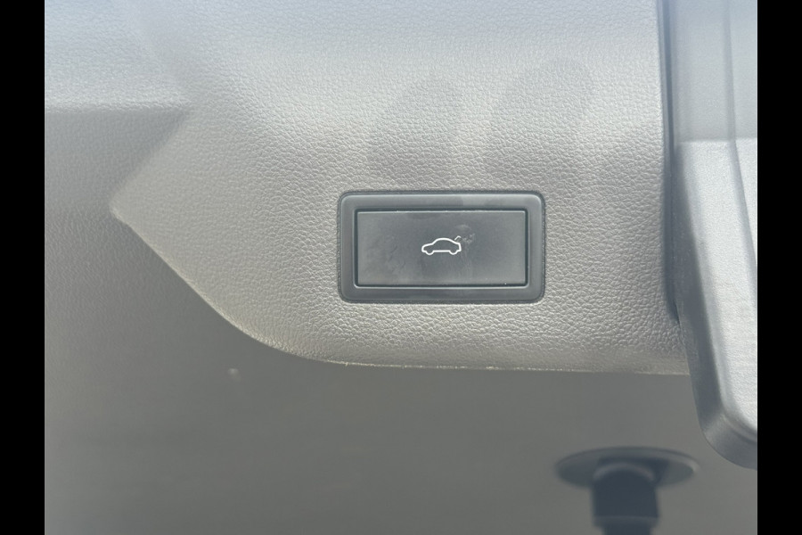 Volkswagen Multivan 1.4 eHybrid L2H1 Trekhaak 1600kg Camera Clima Cruise Navigatie Carplay