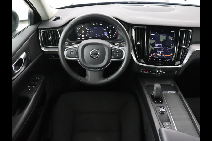Volvo V60 2.0 B3 Momentum | Trekhaak | Stoelverwarming | Adaptive cruise | Carplay | Stuurverwarming | Full LED | Digital Cockpit | Parkeerhulp | 17'' | Bluetooth | Climate control