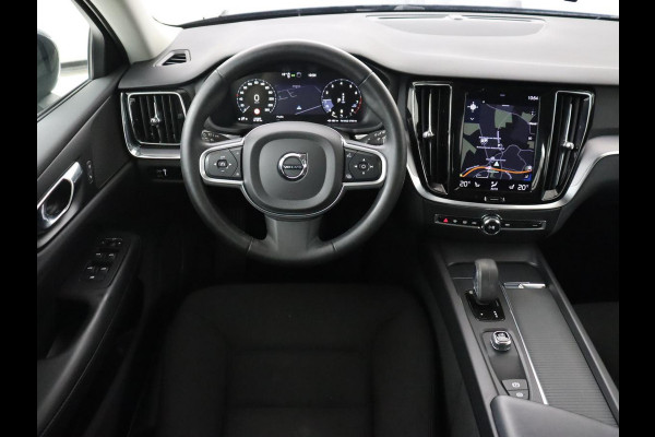Volvo V60 2.0 B3 Momentum | Trekhaak | Stoelverwarming | Adaptive cruise | Carplay | Stuurverwarming | Full LED | Digital Cockpit | Parkeerhulp | 17'' | Bluetooth | Climate control
