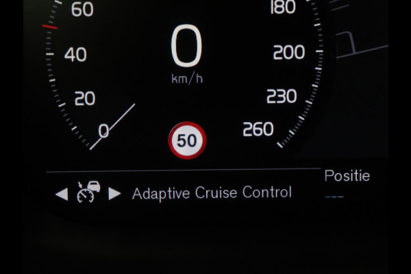 Volvo V60 2.0 B3 Momentum | Trekhaak | Stoelverwarming | Adaptive cruise | Carplay | Stuurverwarming | Full LED | Digital Cockpit | Parkeerhulp | 17'' | Bluetooth | Climate control