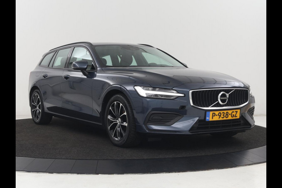 Volvo V60 2.0 B3 Momentum | Trekhaak | Stoelverwarming | Adaptive cruise | Carplay | Stuurverwarming | Full LED | Digital Cockpit | Parkeerhulp | 17'' | Bluetooth | Climate control