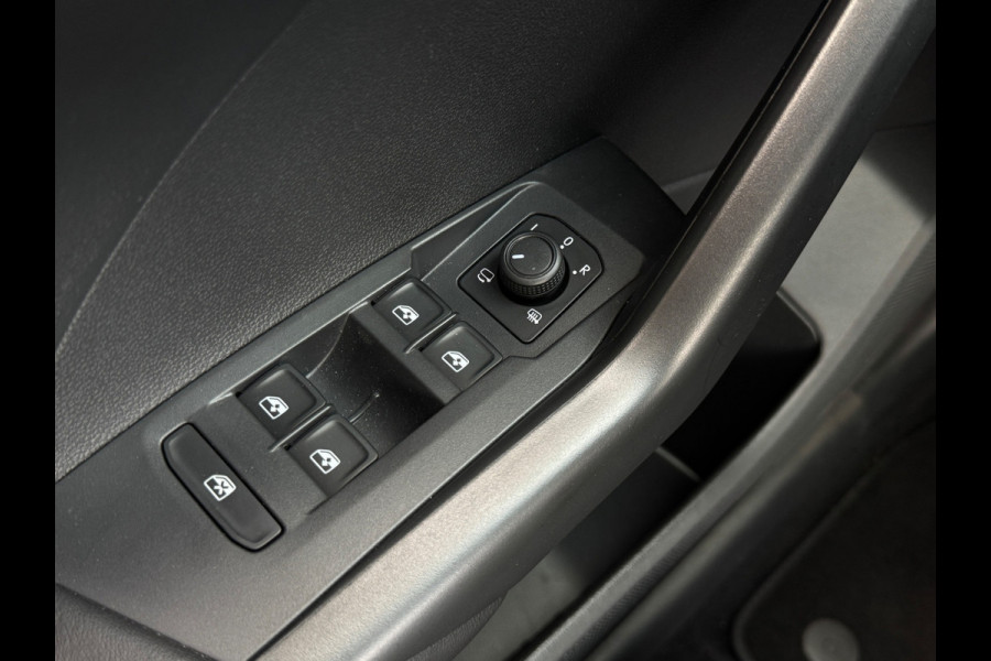 Volkswagen T-Cross TSI 115PK LIFE EDITION CARPLAY/ACC/PDC/NAVI fabrieksgarantie