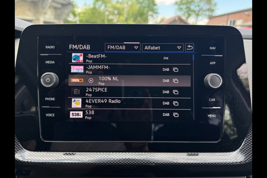 Volkswagen T-Cross TSI 115PK LIFE EDITION CARPLAY/ACC/PDC/NAVI fabrieksgarantie