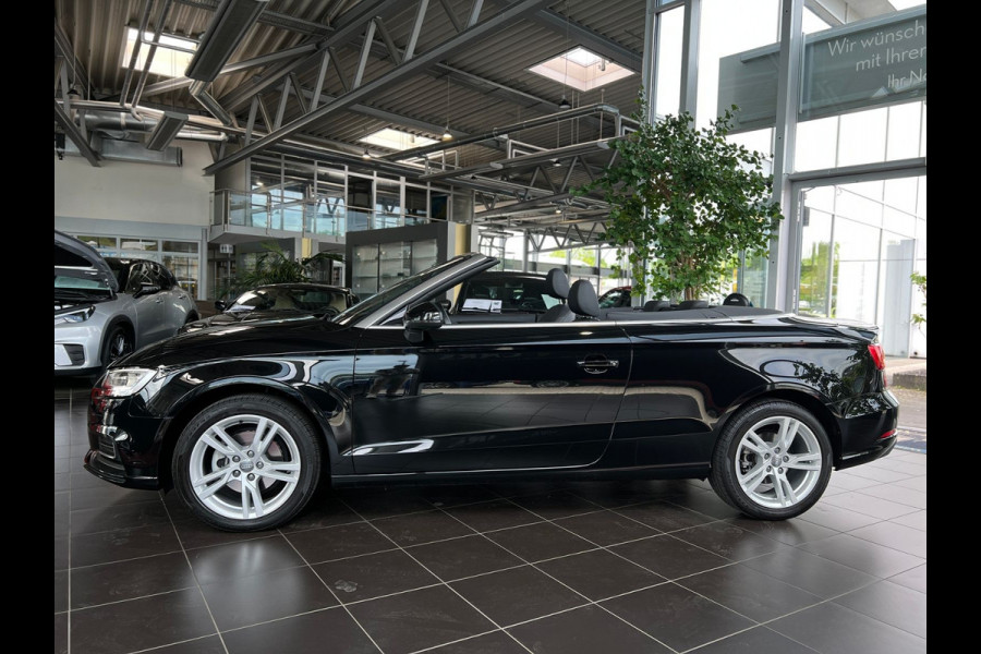 Audi A3 Cabriolet 35 Tfsi Design ** XENON, NAVI, HALF-LEDER, CRUISE, 2-zone AIRCO, 17-inch LMV ** 1e EIG - Slechts 23.600km. ** ** INFORMEER OOK NAAR ONZE AANTREKKELIJKE FINANCIAL-LEASE TARIEVEN **