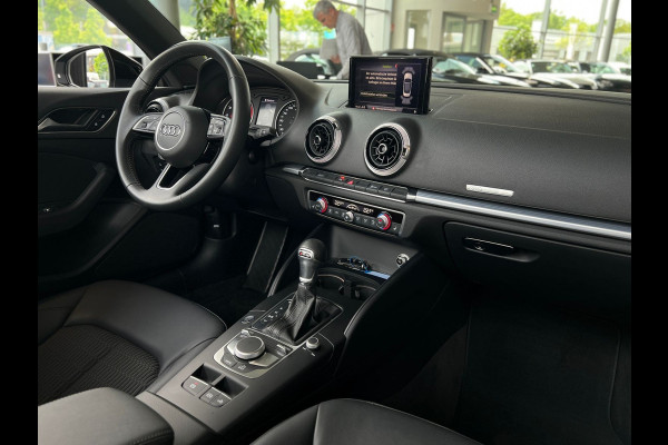 Audi A3 Cabriolet 35 Tfsi Design ** XENON, NAVI, HALF-LEDER, CRUISE, 2-zone AIRCO, 17-inch LMV ** 1e EIG - Slechts 23.600km. ** ** INFORMEER OOK NAAR ONZE AANTREKKELIJKE FINANCIAL-LEASE TARIEVEN **