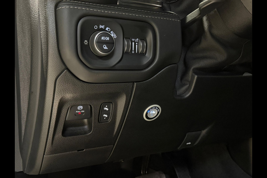 Dodge Ram 1500 5.7 V8 4x4 Crew Cab Limited|Pano|Head-Up|Camera|Harman/Cardon|Split-Tailgate|LPG|Luchtvering|Onderbouw