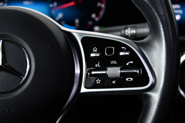 Mercedes-Benz A-Klasse 250 Sport, Pano, Applecarplay