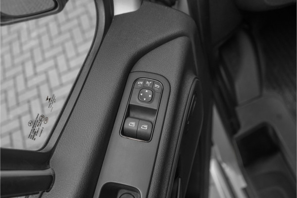Mercedes-Benz Sprinter 314 2.2 CDI L2H2 Automaat LED Navi 18" Trekhaak