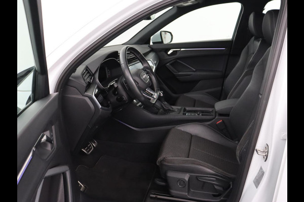 Audi Q3 45 TFSIe S edition | SOH 88% | Sportstoelen | Carplay | Trekhaak | Virtual Cockpit | Navigatie | Camera | Full LED | Half leder | Sfeerverlichting | Climate control | Parkeeerhulp | Cruise control | PHEV | Plug In