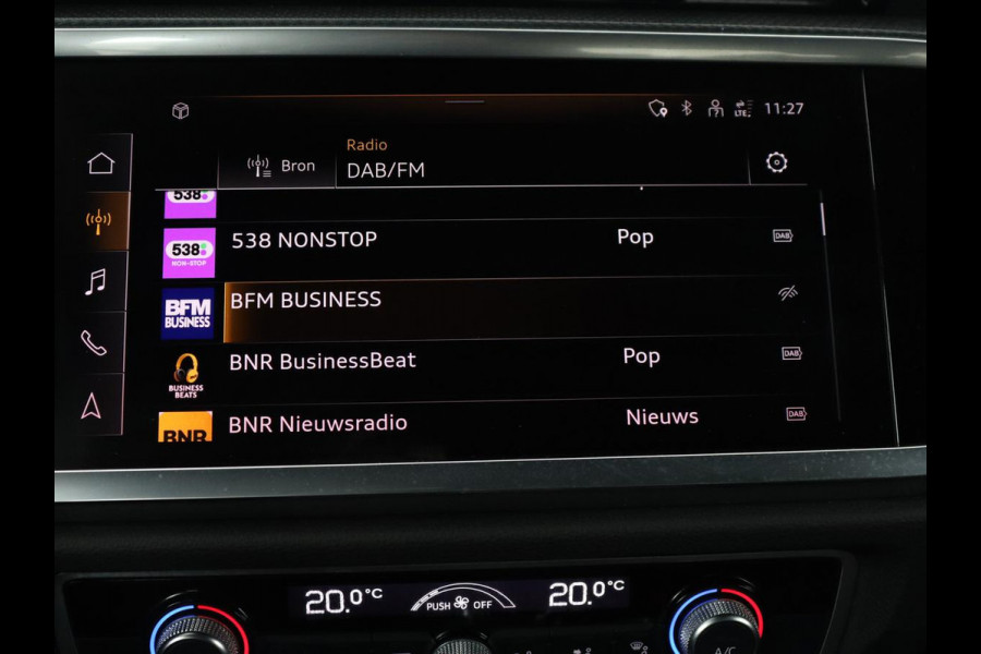 Audi Q3 45 TFSIe S edition | SOH 88% | Sportstoelen | Carplay | Trekhaak | Virtual Cockpit | Navigatie | Camera | Full LED | Half leder | Sfeerverlichting | Climate control | Parkeeerhulp | Cruise control | PHEV | Plug In