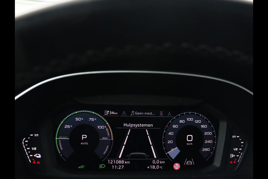 Audi Q3 45 TFSIe S edition | SOH 88% | Sportstoelen | Carplay | Trekhaak | Virtual Cockpit | Navigatie | Camera | Full LED | Half leder | Sfeerverlichting | Climate control | Parkeeerhulp | Cruise control | PHEV | Plug In