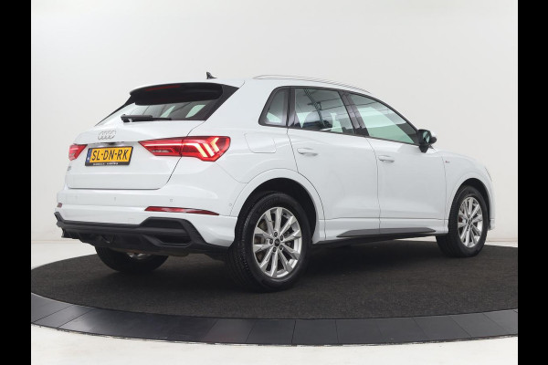 Audi Q3 45 TFSIe S edition | SOH 88% | Sportstoelen | Carplay | Trekhaak | Virtual Cockpit | Navigatie | Camera | Full LED | Half leder | Sfeerverlichting | Climate control | Parkeeerhulp | Cruise control | PHEV | Plug In