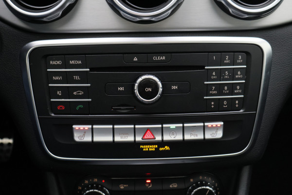 Mercedes-Benz GLA 200 Premium Plus AMG Panoramadak, Navigatie, Stoelverwarming, Cruise, 18"