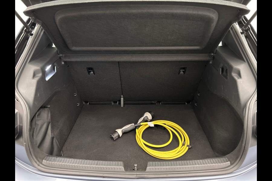 Volkswagen ID.3 Life 58 kWh | Adapt.Cruise/Control | Stoelverwarming | Apple/Carplay