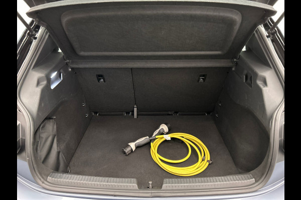 Volkswagen ID.3 Life 58 kWh | Adapt.Cruise/Control | Stoelverwarming | Apple/Carplay