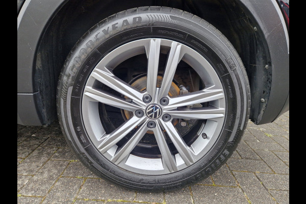 Volkswagen T-Cross 1.0 TSI DSG 110PK /Virtual /ACC /Trekhaak