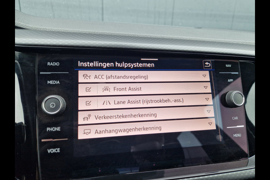 Volkswagen T-Cross 1.0 TSI DSG 110PK /Virtual /ACC /Trekhaak