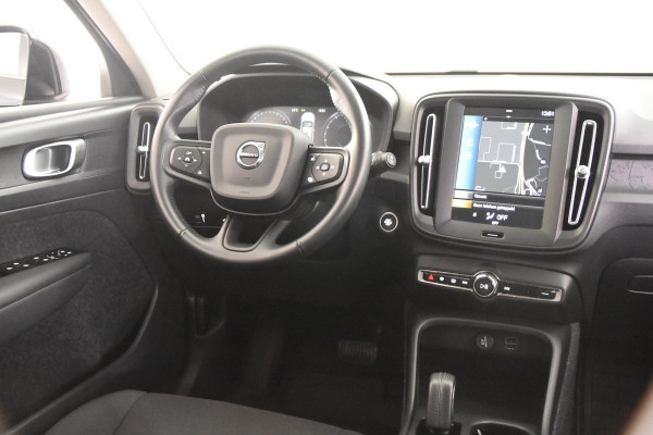 Volvo XC40 1.5 T2 Momentum Core *1ste Eigenaar*Navigatie*Camera*Carplay*