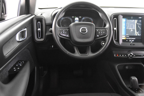 Volvo XC40 1.5 T2 Momentum Core *1ste Eigenaar*Navigatie*Camera*Carplay*