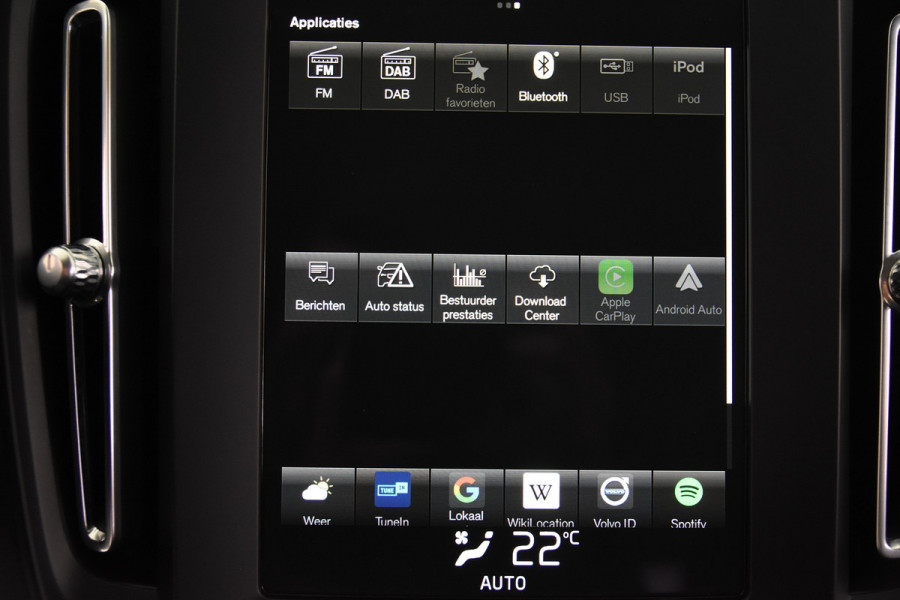 Volvo XC40 1.5 T2 Momentum Core *1ste Eigenaar*Navigatie*Camera*Carplay*