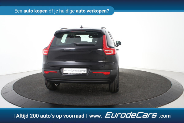 Volvo XC40 1.5 T2 Momentum Core *1ste Eigenaar*Navigatie*Camera*Carplay*