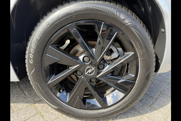 Opel Corsa 100pk GS (Camera - Keyless Entry - LED - Automatische Airco - Navigatie - Apple Carplay - Draadloos laden - Digitaal dashboard)