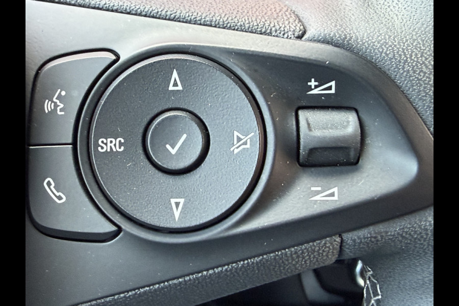 Opel Corsa 100pk GS (Camera - Keyless Entry - LED - Automatische Airco - Navigatie - Apple Carplay - Draadloos laden - Digitaal dashboard)