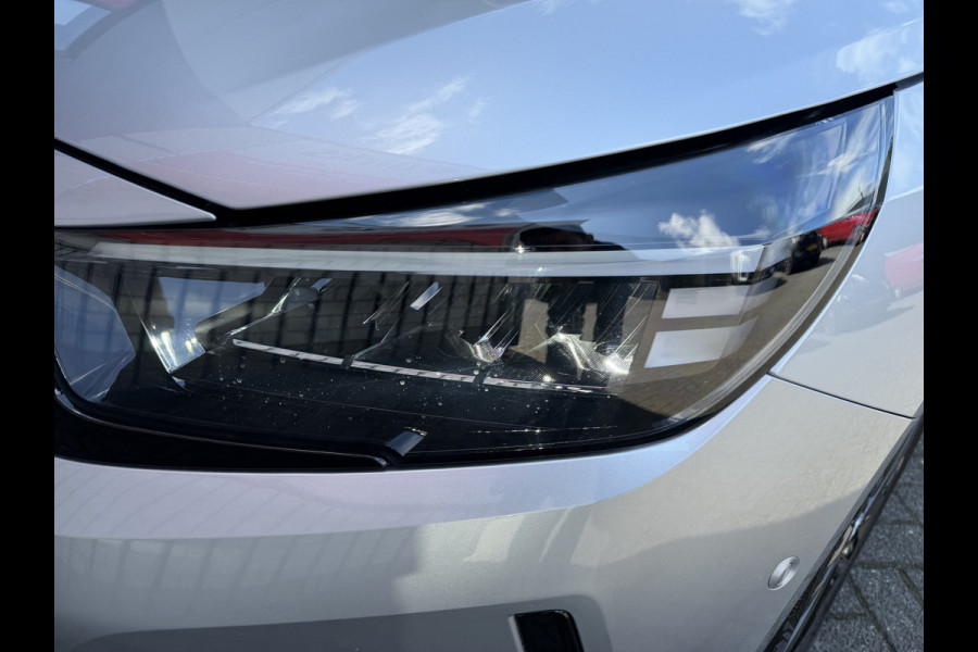 Opel Corsa 100pk GS (Camera - Keyless Entry - LED - Automatische Airco - Navigatie - Apple Carplay - Draadloos laden - Digitaal dashboard)
