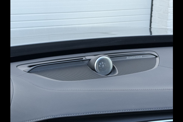 Volvo XC90 2.0 T8 Recharge AWD Ultimate Dark | Pano | Luchtvering | B&W | Pilot Assist | 22 inch