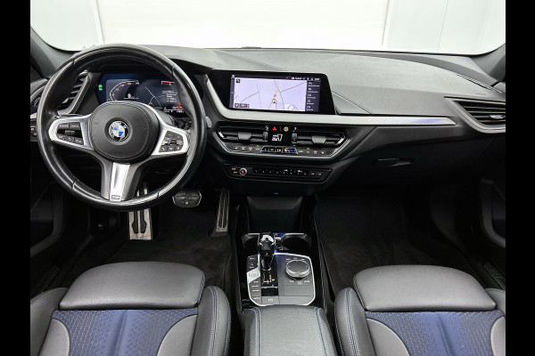 BMW 1-serie 118i High Executive M-Sport (Dealer onderhoud, Navi Pro, PDC V+A, StoelV, Digitale dash, Etc)