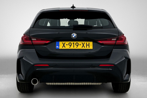 BMW 1-serie 118i High Executive M-Sport (Dealer onderhoud, Navi Pro, PDC V+A, StoelV, Digitale dash, Etc)