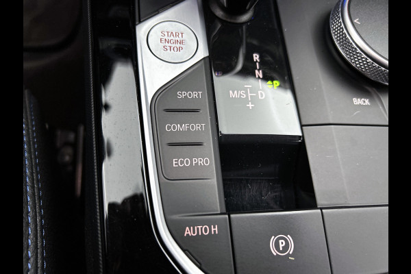 BMW 1-serie 118i High Executive M-Sport (Dealer onderhoud, Navi Pro, PDC V+A, StoelV, Digitale dash, Etc)
