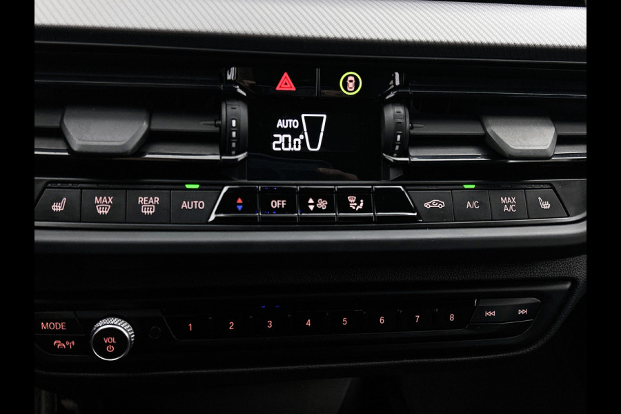 BMW 1-serie 118i High Executive M-Sport (Dealer onderhoud, Navi Pro, PDC V+A, StoelV, Digitale dash, Etc)