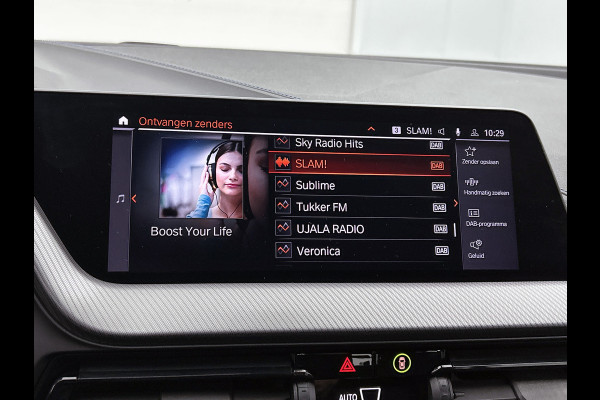 BMW 1-serie 118i High Executive M-Sport (Dealer onderhoud, Navi Pro, PDC V+A, StoelV, Digitale dash, Etc)