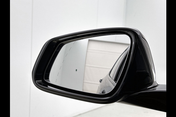 BMW 1-serie 118i High Executive M-Sport (Dealer onderhoud, Navi Pro, PDC V+A, StoelV, Digitale dash, Etc)
