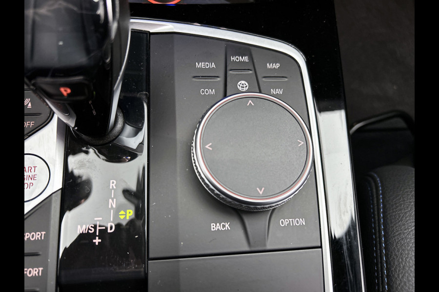 BMW 1-serie 118i High Executive M-Sport (Dealer onderhoud, Navi Pro, PDC V+A, StoelV, Digitale dash, Etc)
