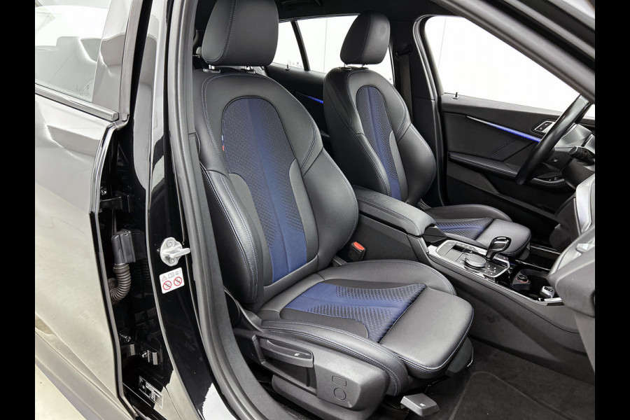 BMW 1-serie 118i High Executive M-Sport (Dealer onderhoud, Navi Pro, PDC V+A, StoelV, Digitale dash, Etc)