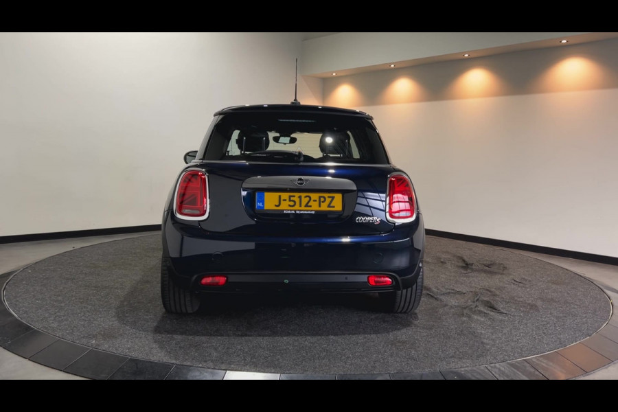 MINI Mini Electric Yours 33 kWh | Sfeerverlichting | Leder interieur | Panoramadak | Soh (batterijcheck) Waarde 95,6 %