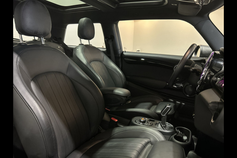 MINI Mini Electric Yours 33 kWh | Sfeerverlichting | Leder interieur | Panoramadak | Soh (batterijcheck) Waarde 95,6 %