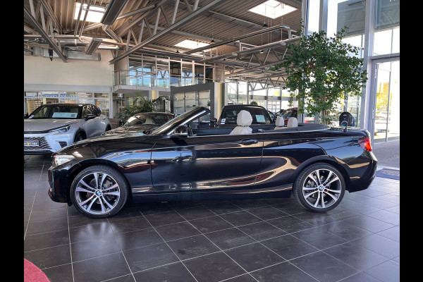 BMW 2 Serie Cabrio 220iA SPORTLINE ** ADAPT. LED, BEIGE LEDER, NAVI PROF, CAMERA, 18-inch LMV ** UNFALLFREI - Slechts 45.900km. ** ** INFORMEER OOK NAAR ONZE AANTREKKELIJKE FINANCIAL-LEASE TARIEVEN **