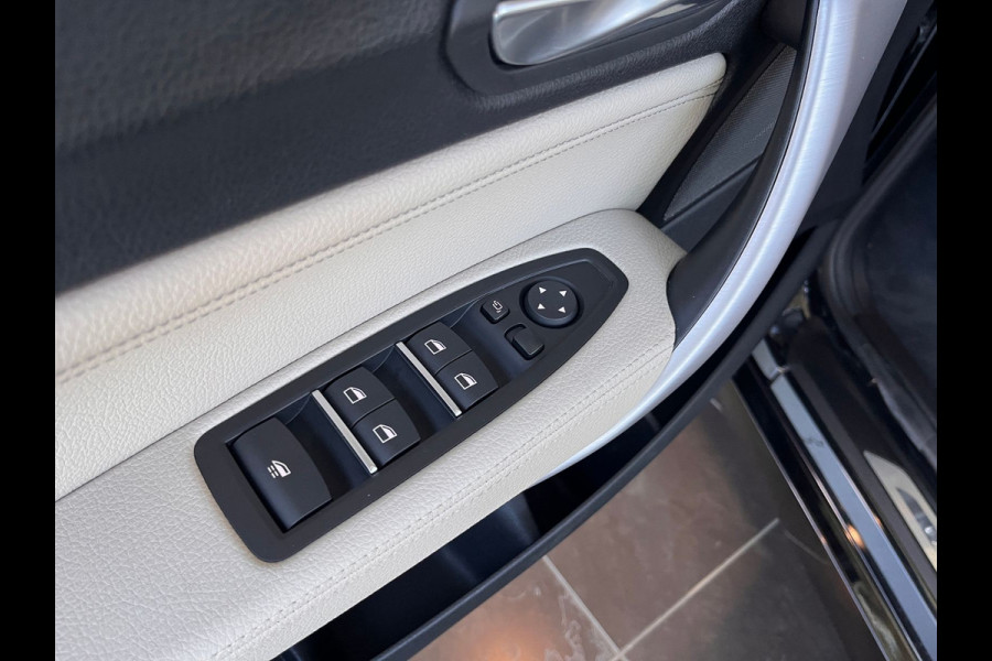 BMW 2 Serie Cabrio 220iA SPORTLINE ** ADAPT. LED, BEIGE LEDER, NAVI PROF, CAMERA, 18-inch LMV ** UNFALLFREI - Slechts 45.900km. ** ** INFORMEER OOK NAAR ONZE AANTREKKELIJKE FINANCIAL-LEASE TARIEVEN **