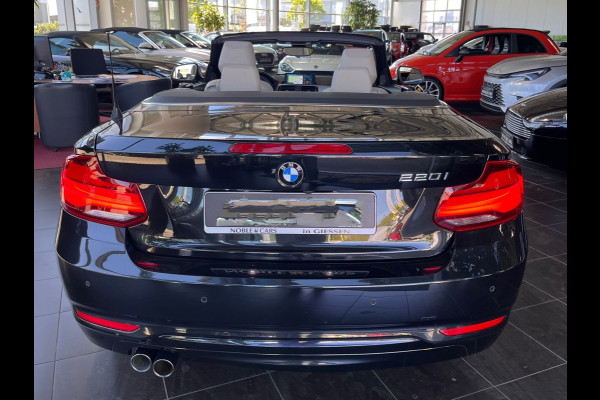BMW 2 Serie Cabrio 220iA SPORTLINE ** ADAPT. LED, BEIGE LEDER, NAVI PROF, CAMERA, 18-inch LMV ** UNFALLFREI - Slechts 45.900km. ** ** INFORMEER OOK NAAR ONZE AANTREKKELIJKE FINANCIAL-LEASE TARIEVEN **