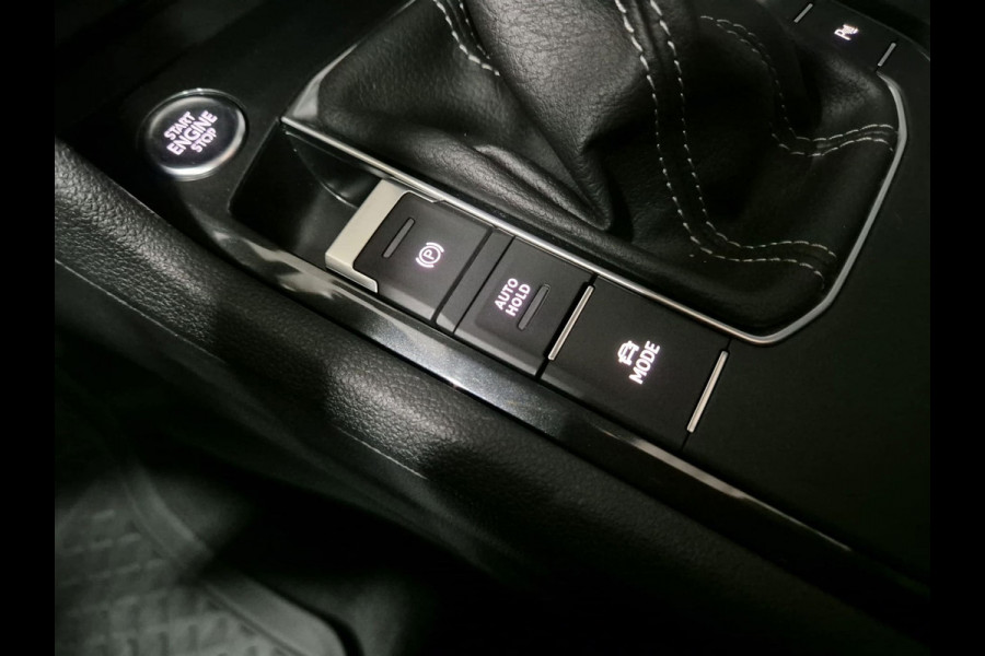 Volkswagen Tiguan 1.4 TSI eHybrid R-Line Business+ | Navi | Clima | Pano | Camera | Stoelverwarming |