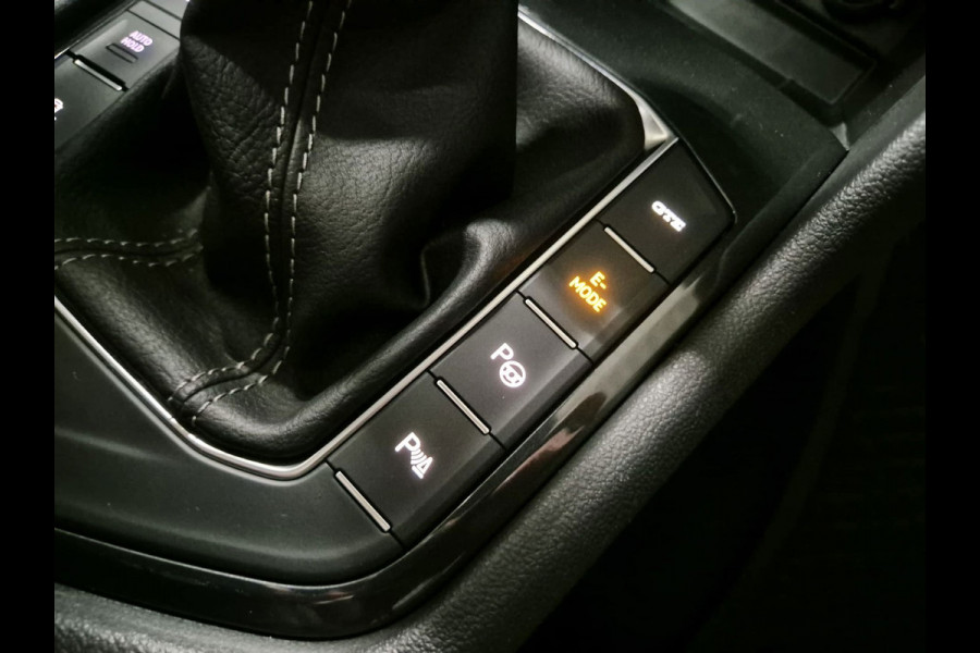Volkswagen Tiguan 1.4 TSI eHybrid R-Line Business+ | Navi | Clima | Pano | Camera | Stoelverwarming |